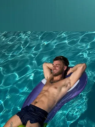 OnlyFans cuenta andrewglennmize header 2