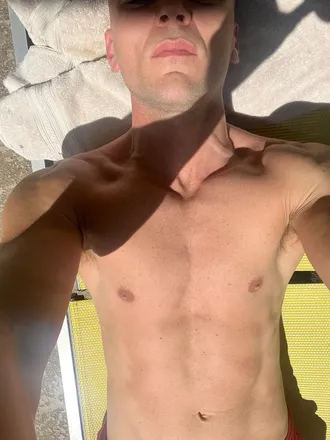OnlyFans cuenta va_surfer header 2