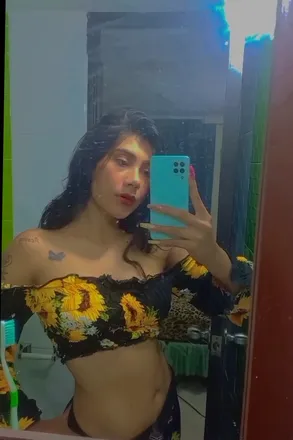 OnlyFans cuenta kiaravanesa header 2