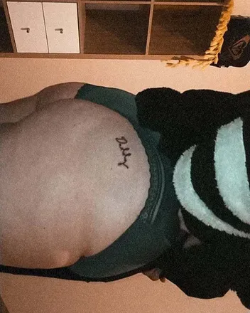 OnlyFans cuenta sweetlittlebrat129 header 2
