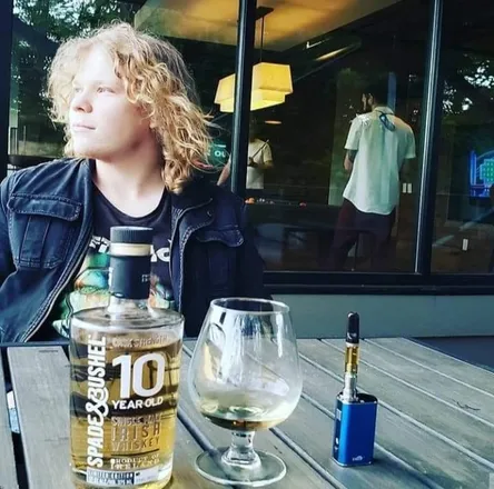 OnlyFans account  average-alex header 2
