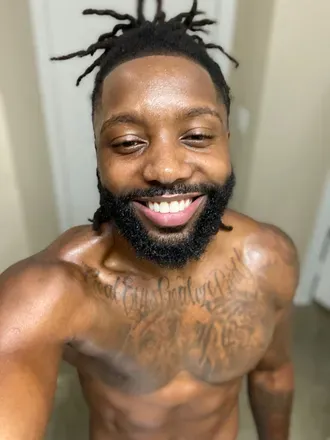 OnlyFans account  therealpeea header 2