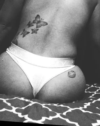 OnlyFans cuenta mrsrosi25 header 2