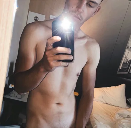 OnlyFans cuenta yngboy38 header 2