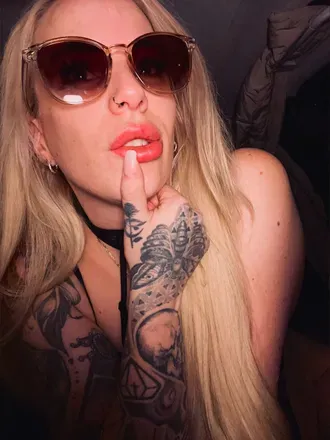 OnlyFans cuenta june695 avatar 1