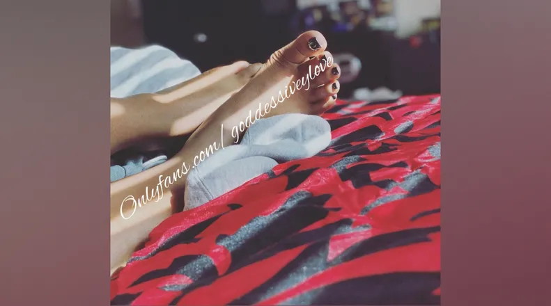 OnlyFans cuenta goddessiveylove header 2