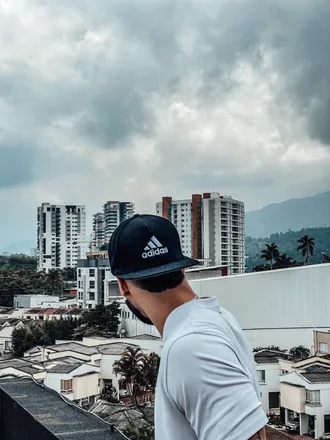 OnlyFans cuenta santiagopena header 2