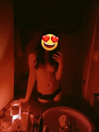 OnlyFans cuenta snow_bunnyx_x header 2