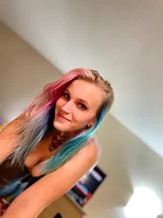 OnlyFans cuenta brattybritt3 header 2