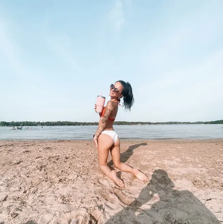 OnlyFans account  hotgirlbummerrrr header 2