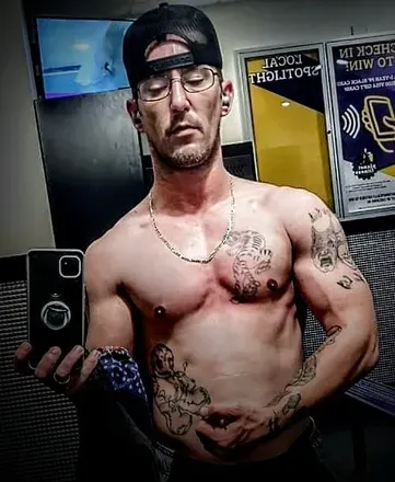 OnlyFans account  mike_thundr avatar 1