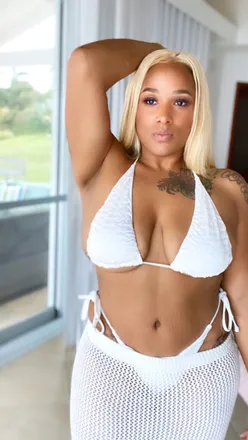 OnlyFans cuenta pearlywhitez header 2