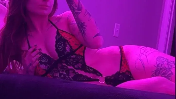 OnlyFans account  motomusclemommy header 2