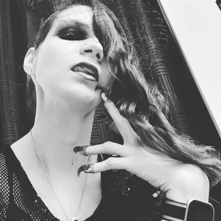 OnlyFans account  risquetta avatar 1