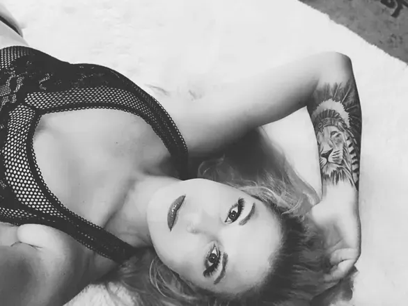 OnlyFans cuenta outlawcowgirl header 2