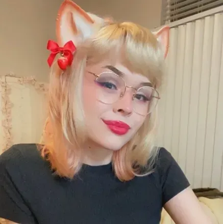 OnlyFans account  ellelovelandxxx avatar 1