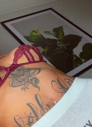 OnlyFans cuenta brunettebarbie.offical header 2
