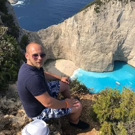 OnlyFans cuenta vladino320x header 2