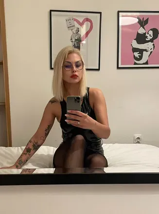 OnlyFans account  mommysvetlana avatar 1