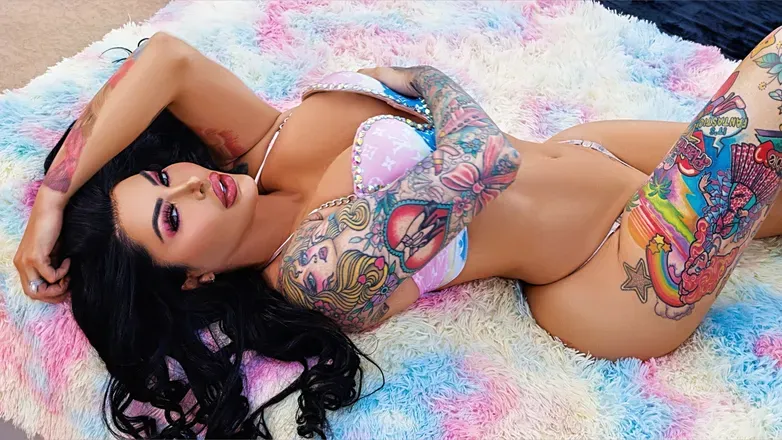 OnlyFans cuenta katieforbes header 2