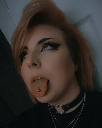 OnlyFans account  waifuweebgirl avatar 1