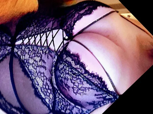 OnlyFans cuenta elinarose11 header 2