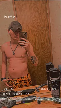 OnlyFans account  thehofff18 avatar 1