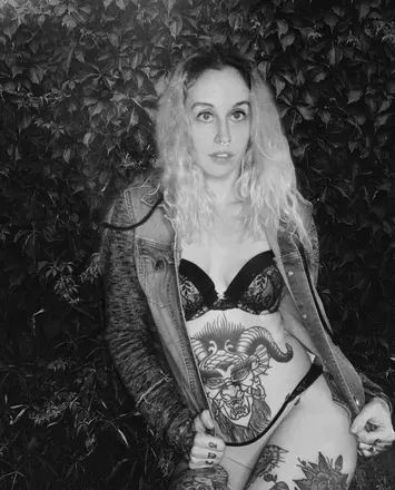 OnlyFans cuenta rosegoldholed avatar 1