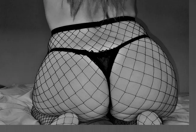 OnlyFans account  simplemel33 header 2