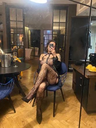 OnlyFans cuenta emikofuryfindom header 2