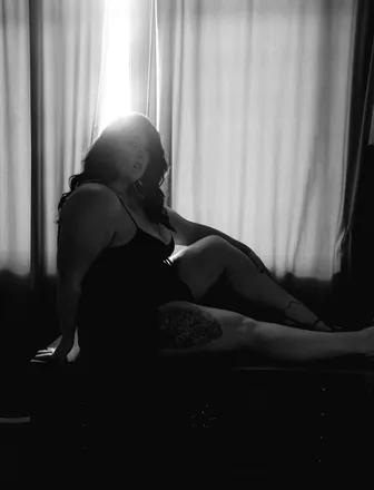OnlyFans cuenta bratty-brunette header 2