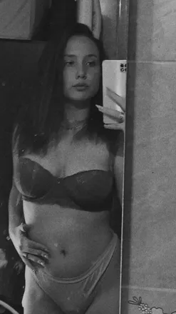 OnlyFans cuenta larisalay header 2