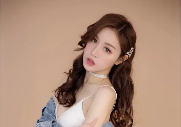 OnlyFans account  lenala header 2