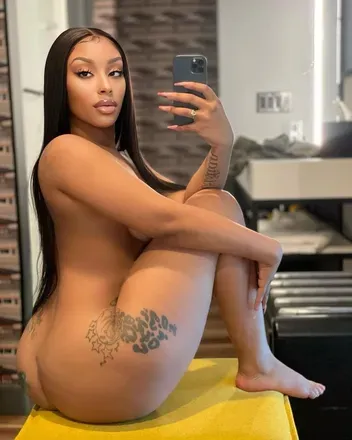 OnlyFans cuenta callmediorx header 2