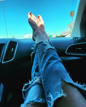 OnlyFans cuenta ms_tiny_feet header 2