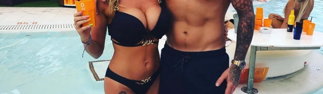 OnlyFans cuenta mrandmrsvip header 2