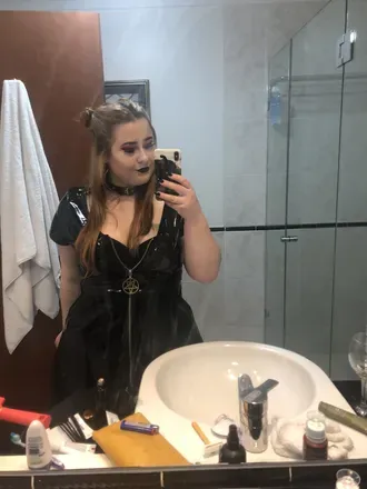 OnlyFans cuenta juicybootybeth header 2