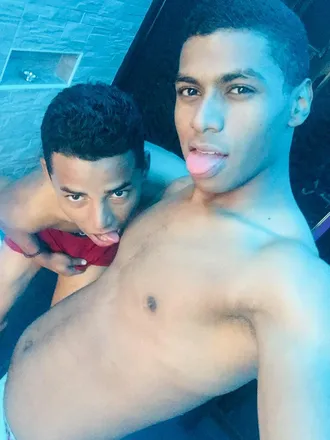 OnlyFans cuenta vezarguys header 2