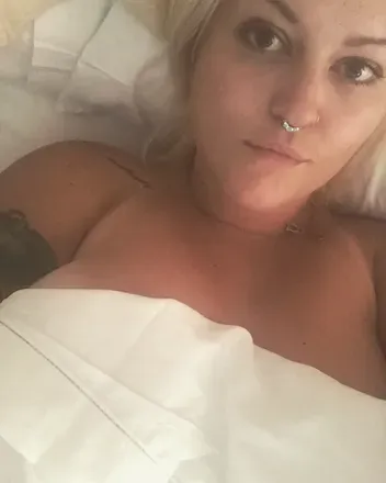 OnlyFans cuenta lmkamoda1 header 2