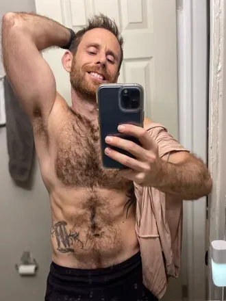 OnlyFans account  scruffy_bones avatar 1