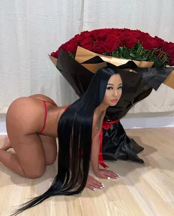 OnlyFans account  so_youjade header 2