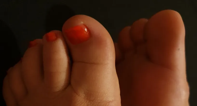 OnlyFans account  toehoexx header 2