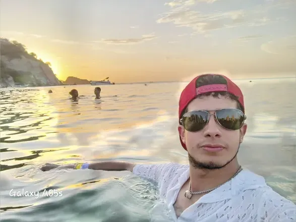 OnlyFans cuenta felipe_28 avatar 1