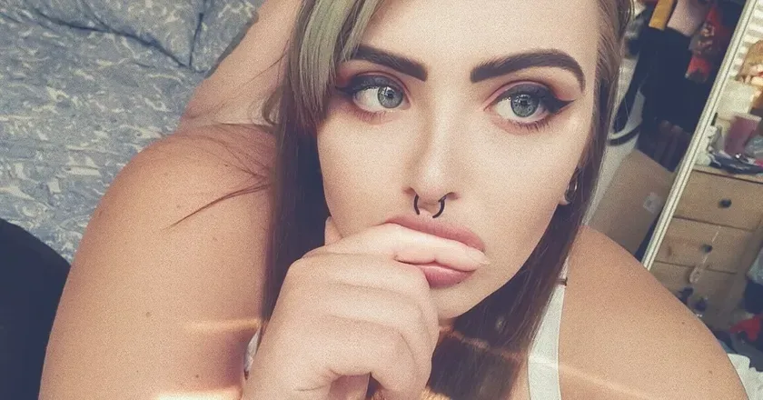 OnlyFans cuenta princesss0phie header 2