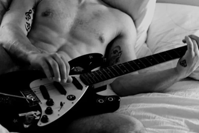 OnlyFans cuenta somethingsmellsfunky header 2