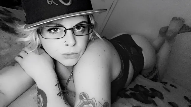 OnlyFans cuenta want2see89 header 2