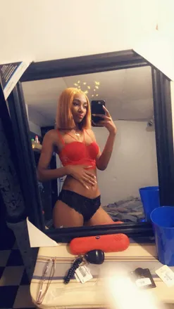 OnlyFans cuenta charmeeze98 header 2