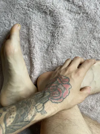 OnlyFans account  tic.tac.feet header 2