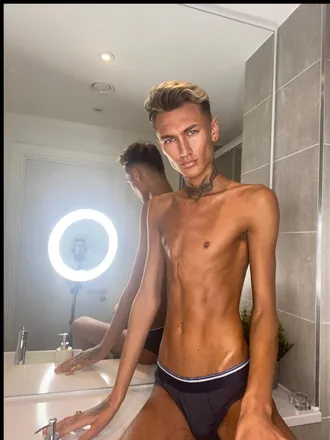 OnlyFans cuenta alexoneilxxx header 2