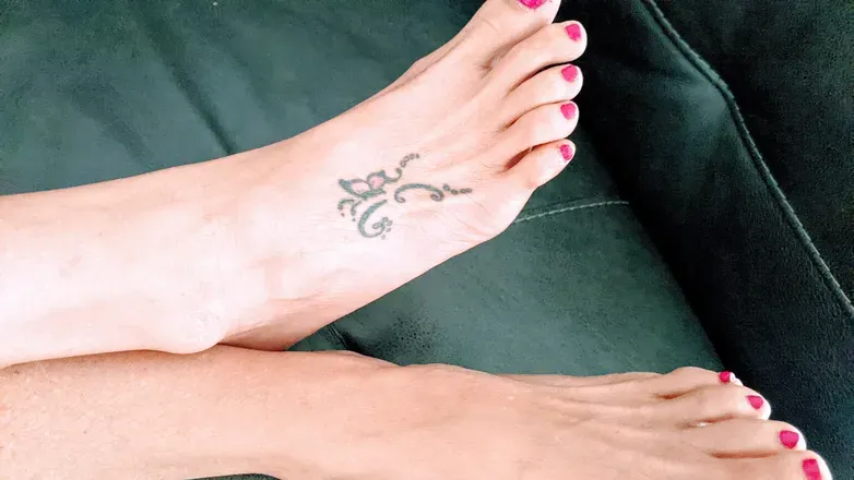 OnlyFans cuenta saspasfeet header 2